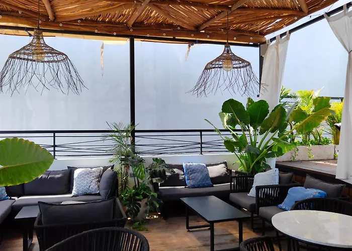 Emiliano 42 Boutique Apartahotel 3*